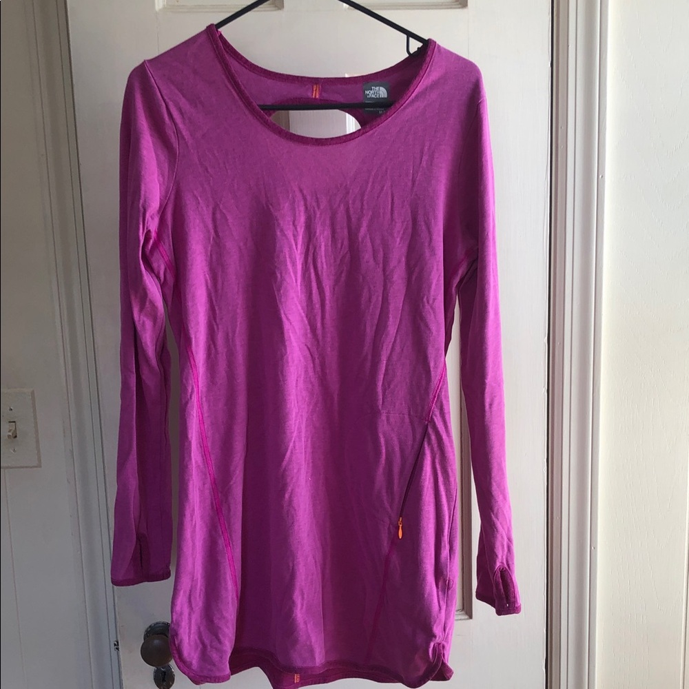 The North Face Women's Long Sleeve Crew Top - Magenta